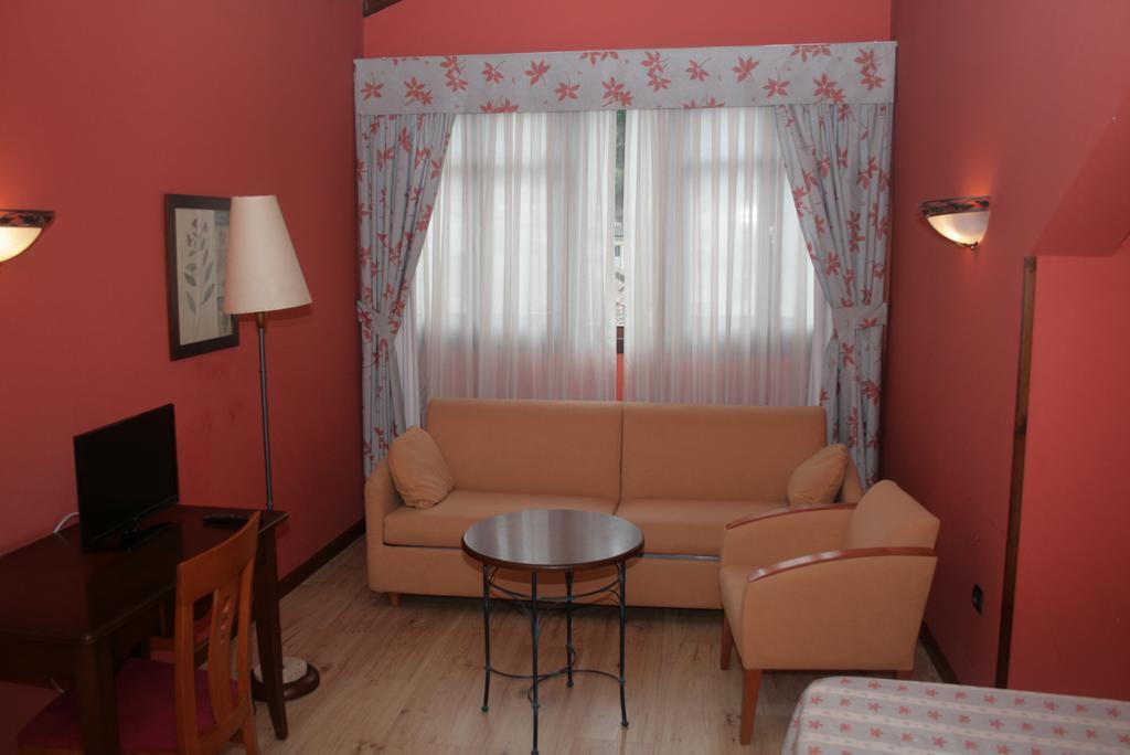Hotel Torrepalacio Proaza Eksteriør bilde